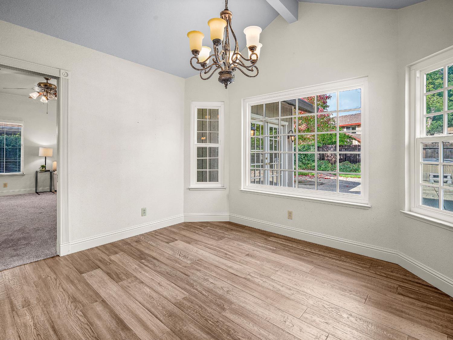 Elk Grove, California 95758, United States, 4 Bedrooms Bedrooms, ,3 BathroomsBathrooms,Residential,Active,244496