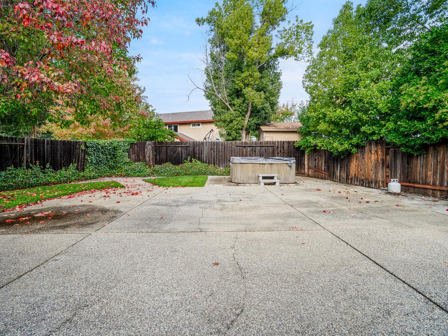 Elk Grove, California 95758, United States, 4 Bedrooms Bedrooms, ,3 BathroomsBathrooms,Residential,Active,244496