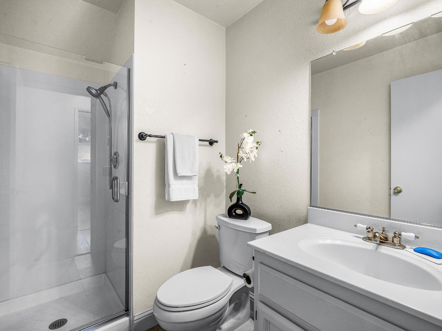 Elk Grove, California 95758, United States, 4 Bedrooms Bedrooms, ,3 BathroomsBathrooms,Residential,Active,244496