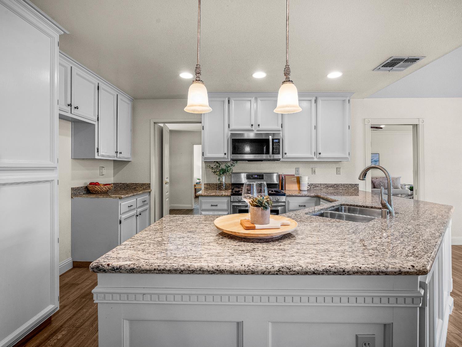 Elk Grove, California 95758, United States, 4 Bedrooms Bedrooms, ,3 BathroomsBathrooms,Residential,Active,244496