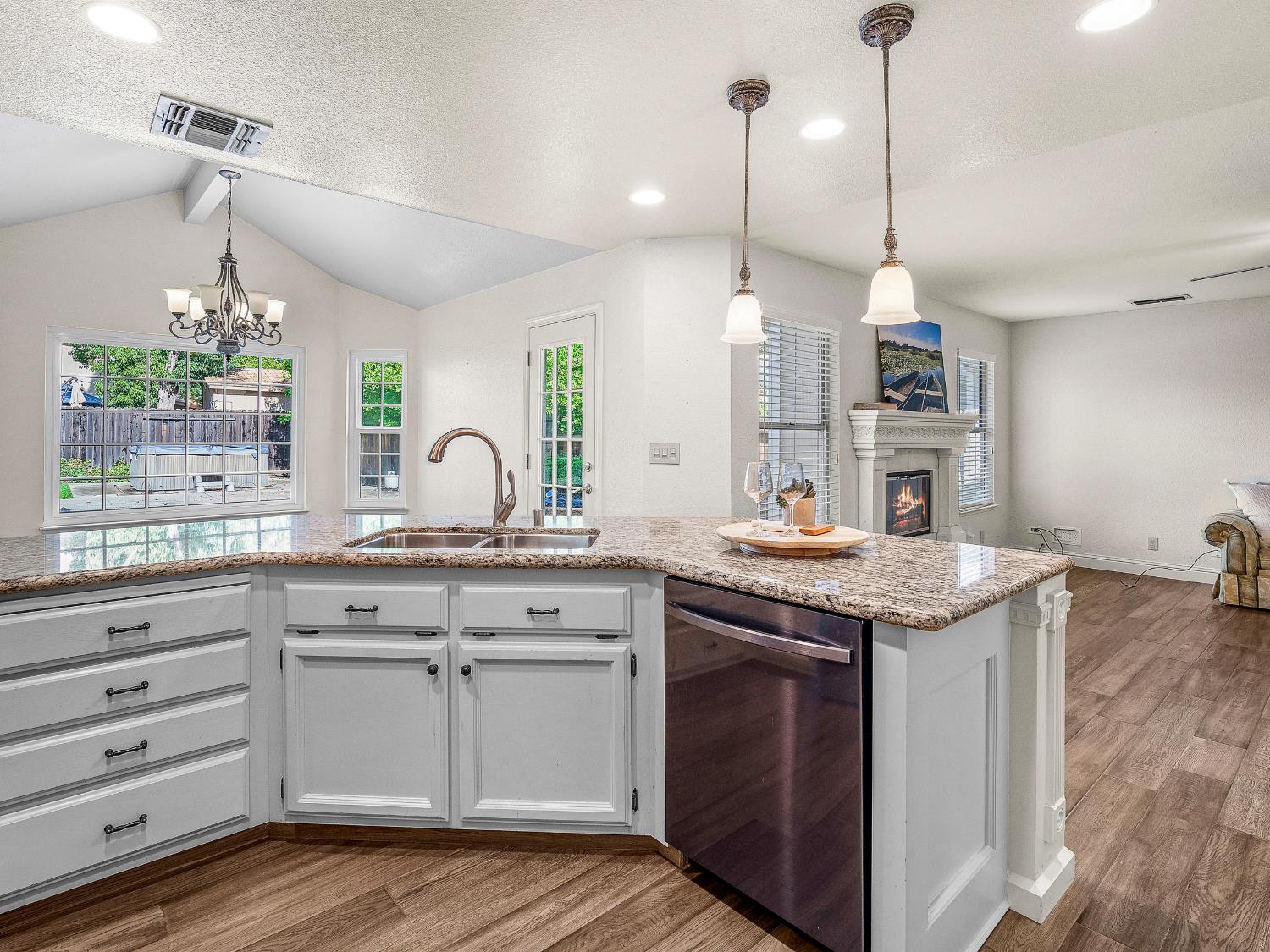 Elk Grove, California 95758, United States, 4 Bedrooms Bedrooms, ,3 BathroomsBathrooms,Residential,Active,244496