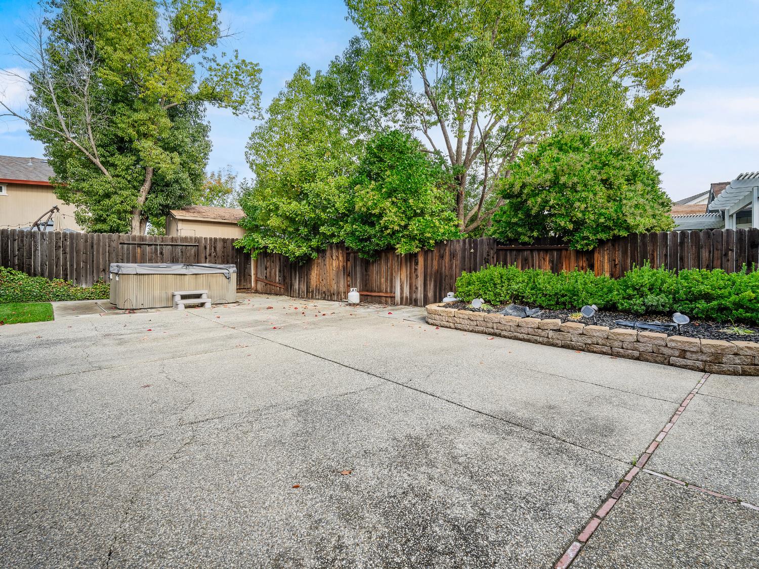 Elk Grove, California 95758, United States, 4 Bedrooms Bedrooms, ,3 BathroomsBathrooms,Residential,Active,244496