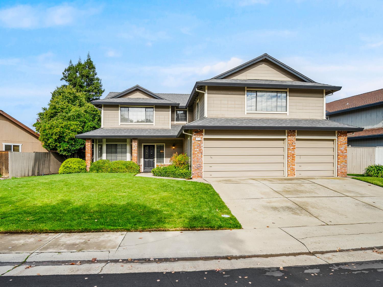 Elk Grove, California 95758, United States, 4 Bedrooms Bedrooms, ,3 BathroomsBathrooms,Residential,Active,244496