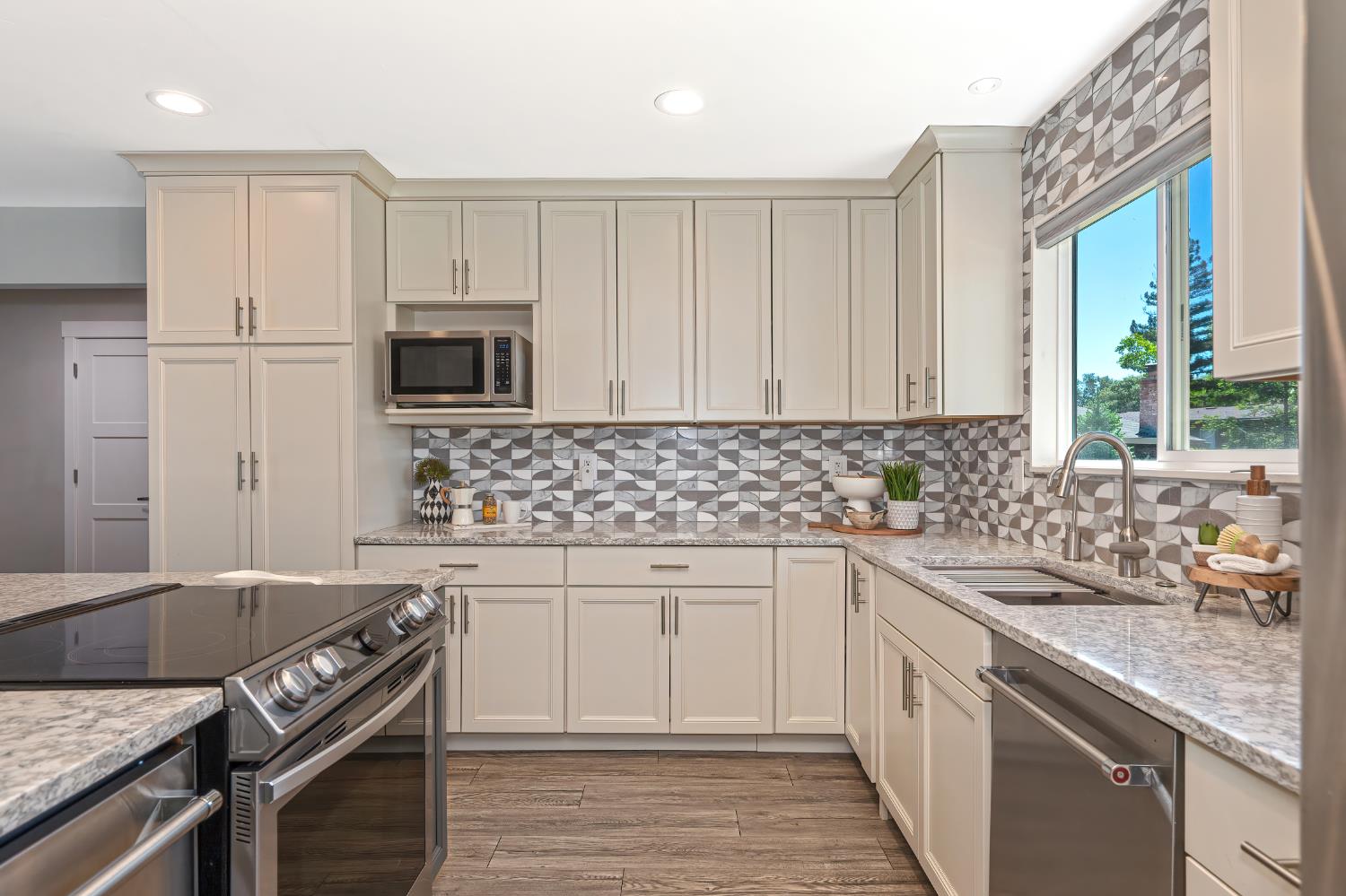 2720 La Canada Court