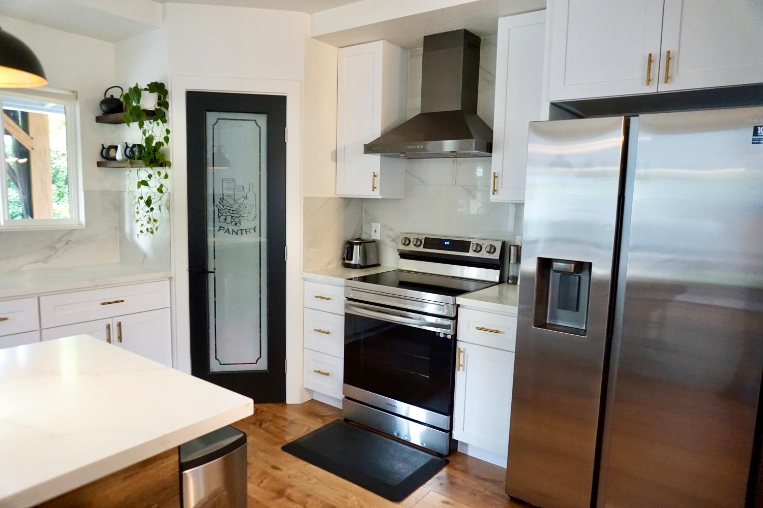 8320 Niessen Way