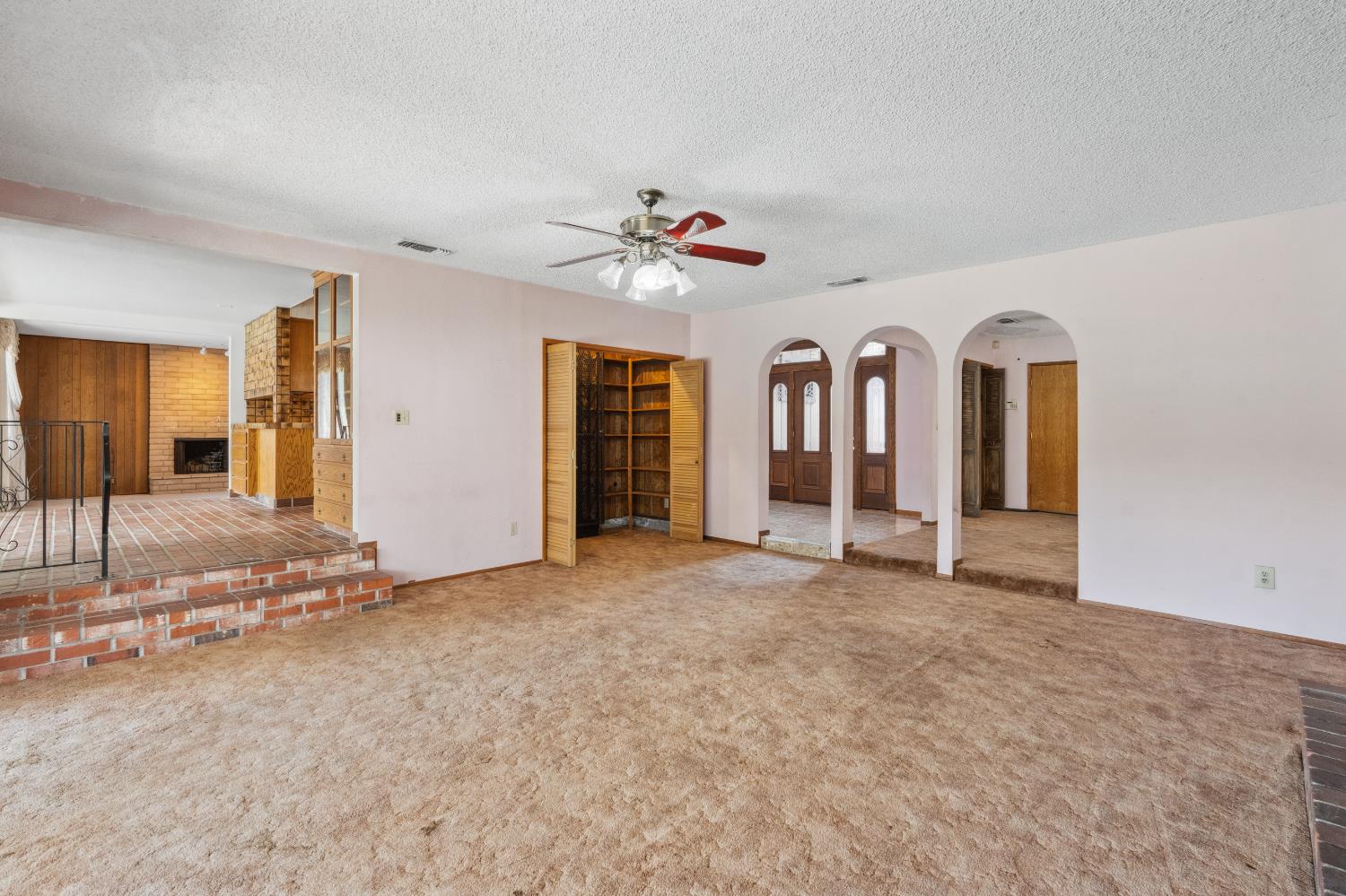 8518 Rolling Green Way