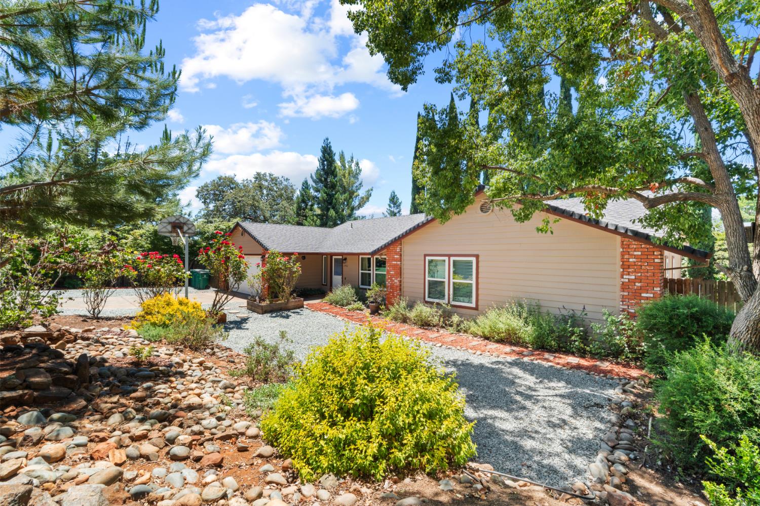 2586 Dudley Drive