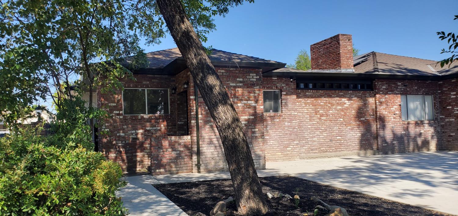 143 N Lincoln Avenue
