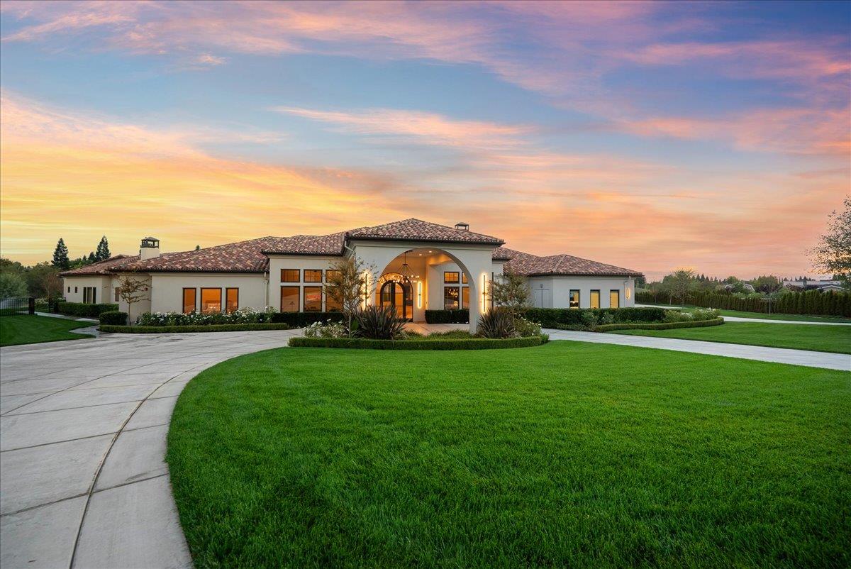 9070 Chelshire Estates Court