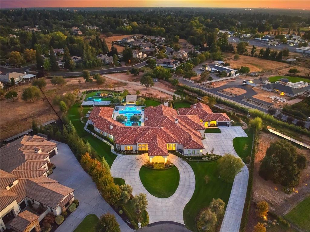 Photo of 9070 Chelshire Estates Court, Granite Bay, CA 95746 (MLS # 225126755)
