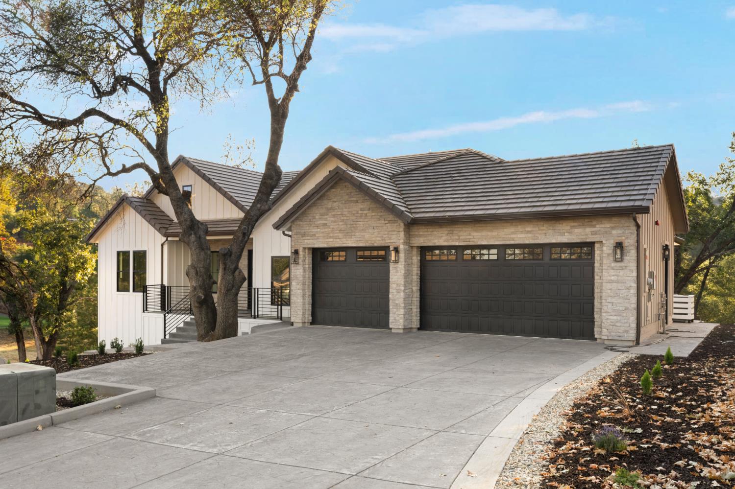 23505 Darkhorse Drive