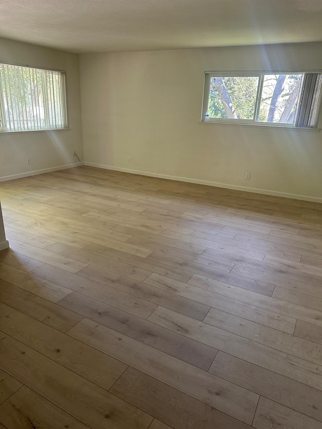 1925 Donner Avenue 4