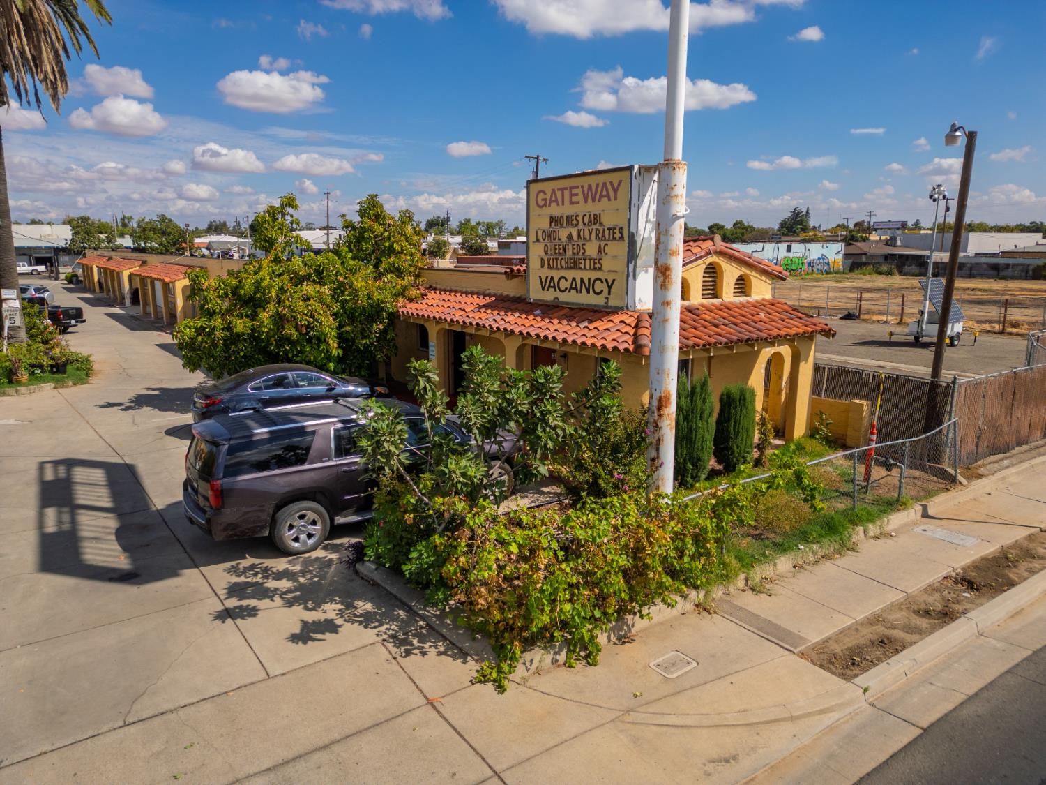 1407 W 16th Street