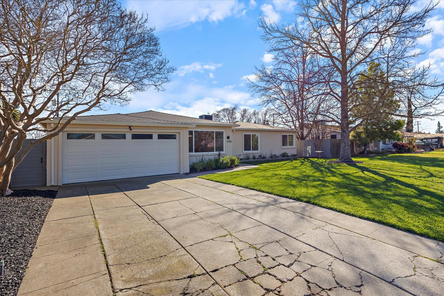 2700 El Prado Way