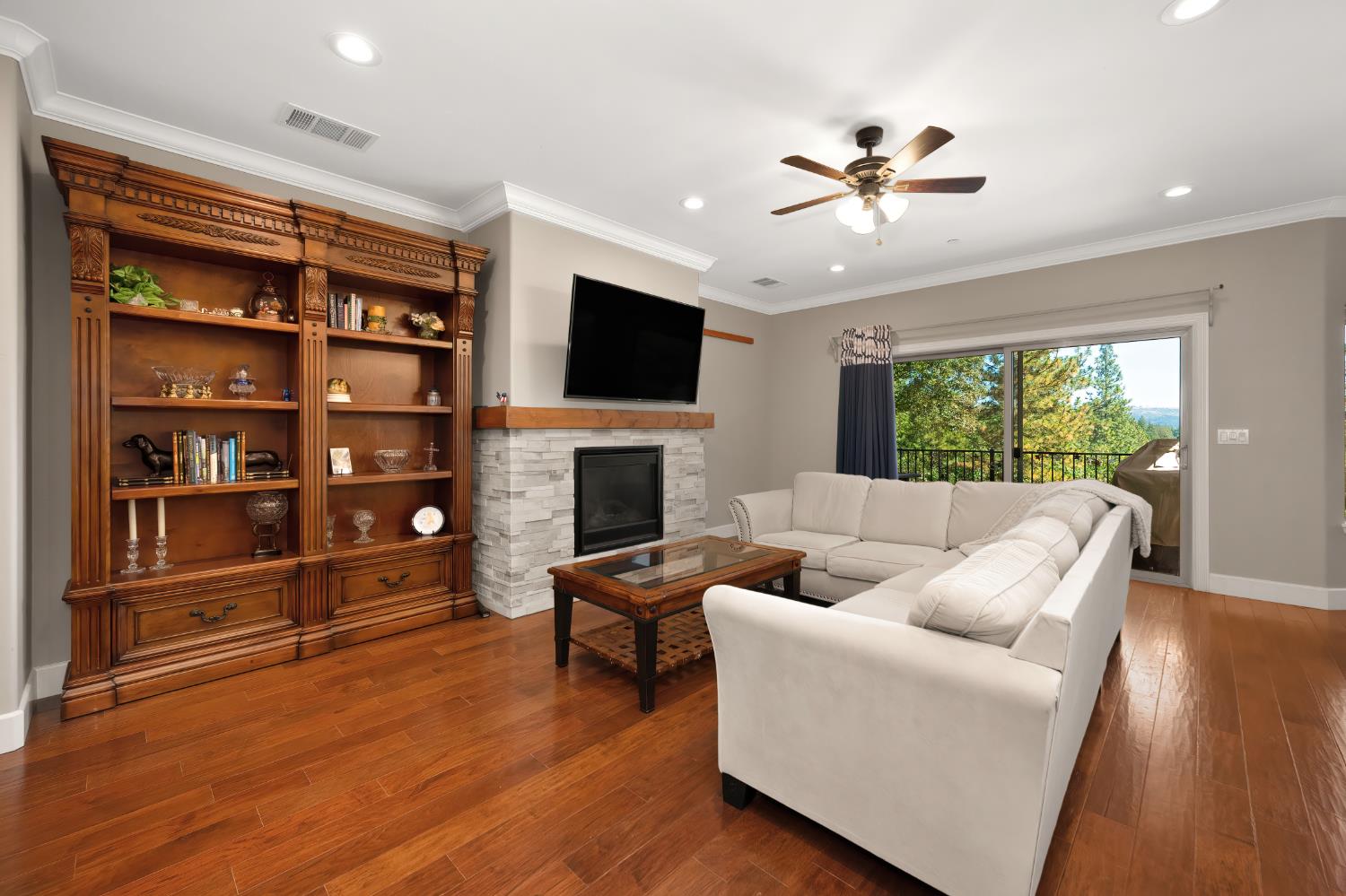 6225 Green Ridge Drive