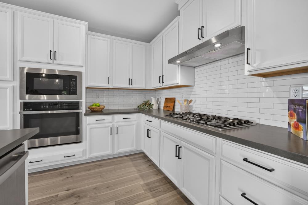 4936 SUMMERFAIRE Drive