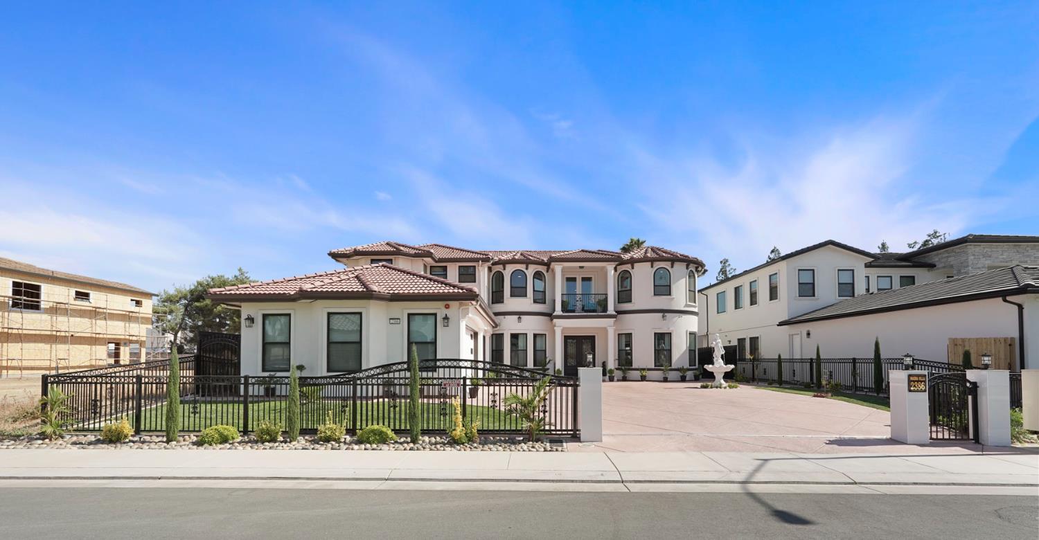 2386 Interlaken Court