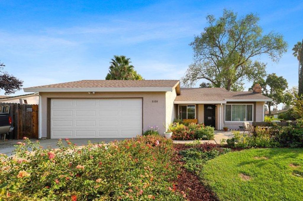 Photo of 5930 Saddleback Way, Sacramento, CA 95823 (MLS # 226024377)