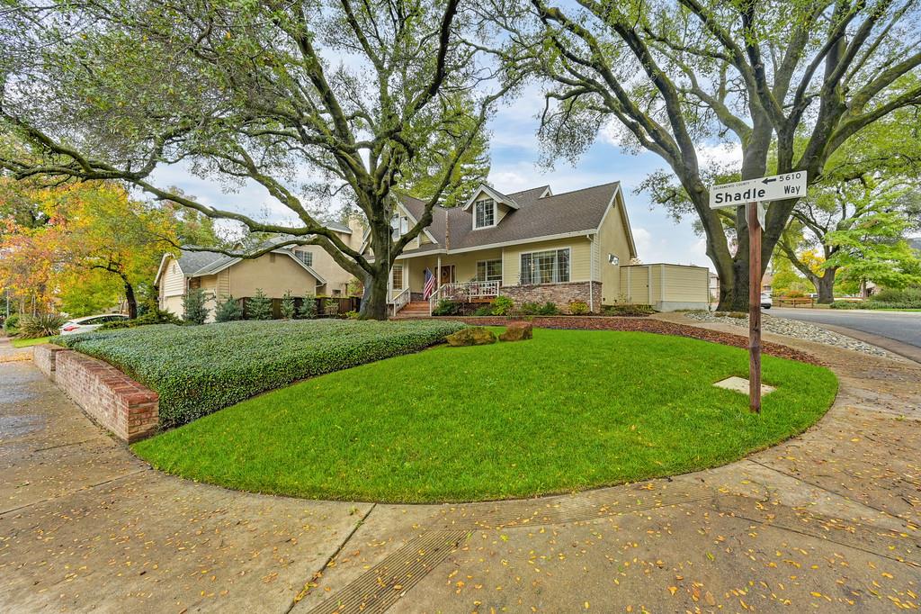 8625 Amber Oaks Court