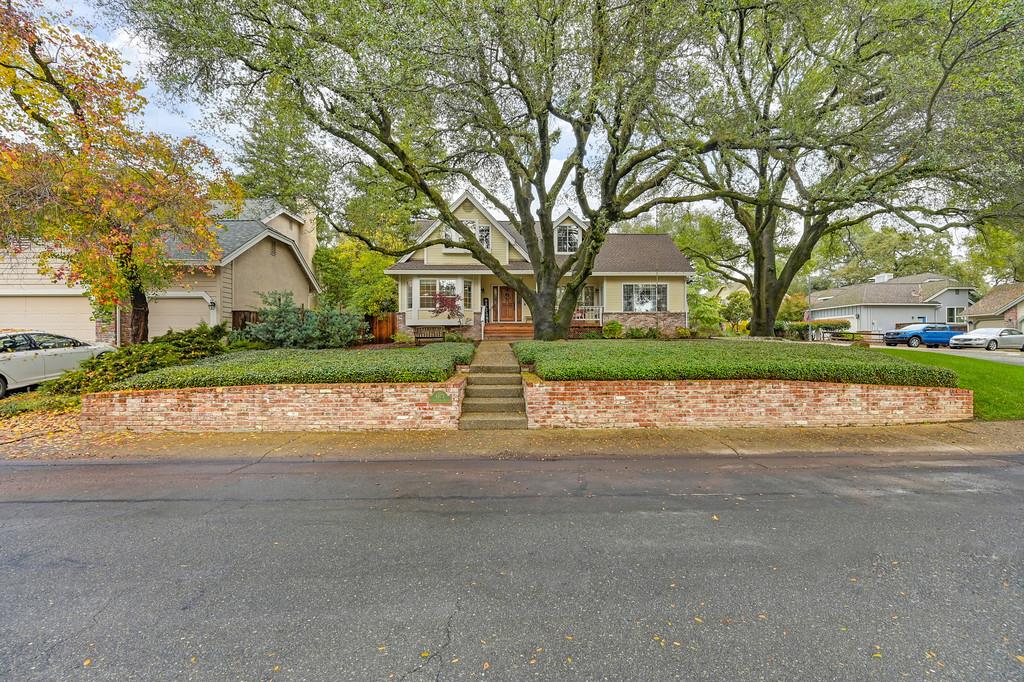 8625 Amber Oaks Court