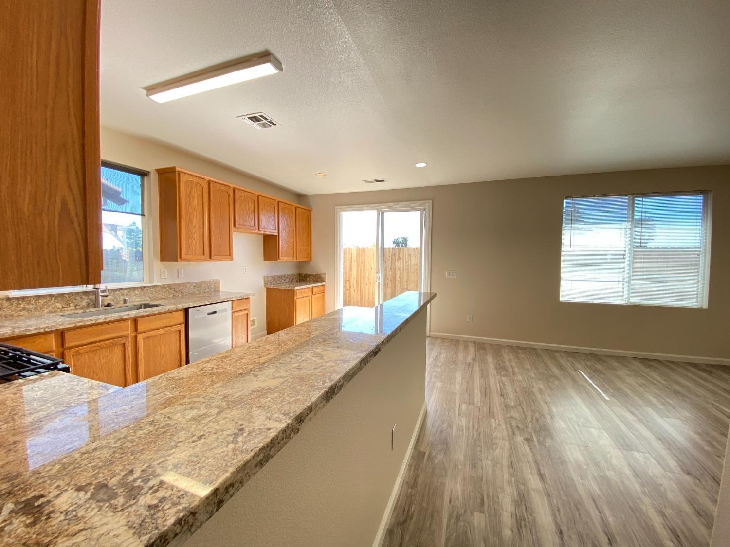 Sacramento, California 95823, United States, 2 Bedrooms Bedrooms, ,2 BathroomsBathrooms,Residential,Pending,84944