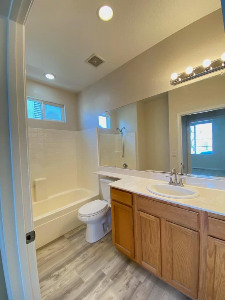 Sacramento, California 95823, United States, 2 Bedrooms Bedrooms, ,2 BathroomsBathrooms,Residential,Pending,84944