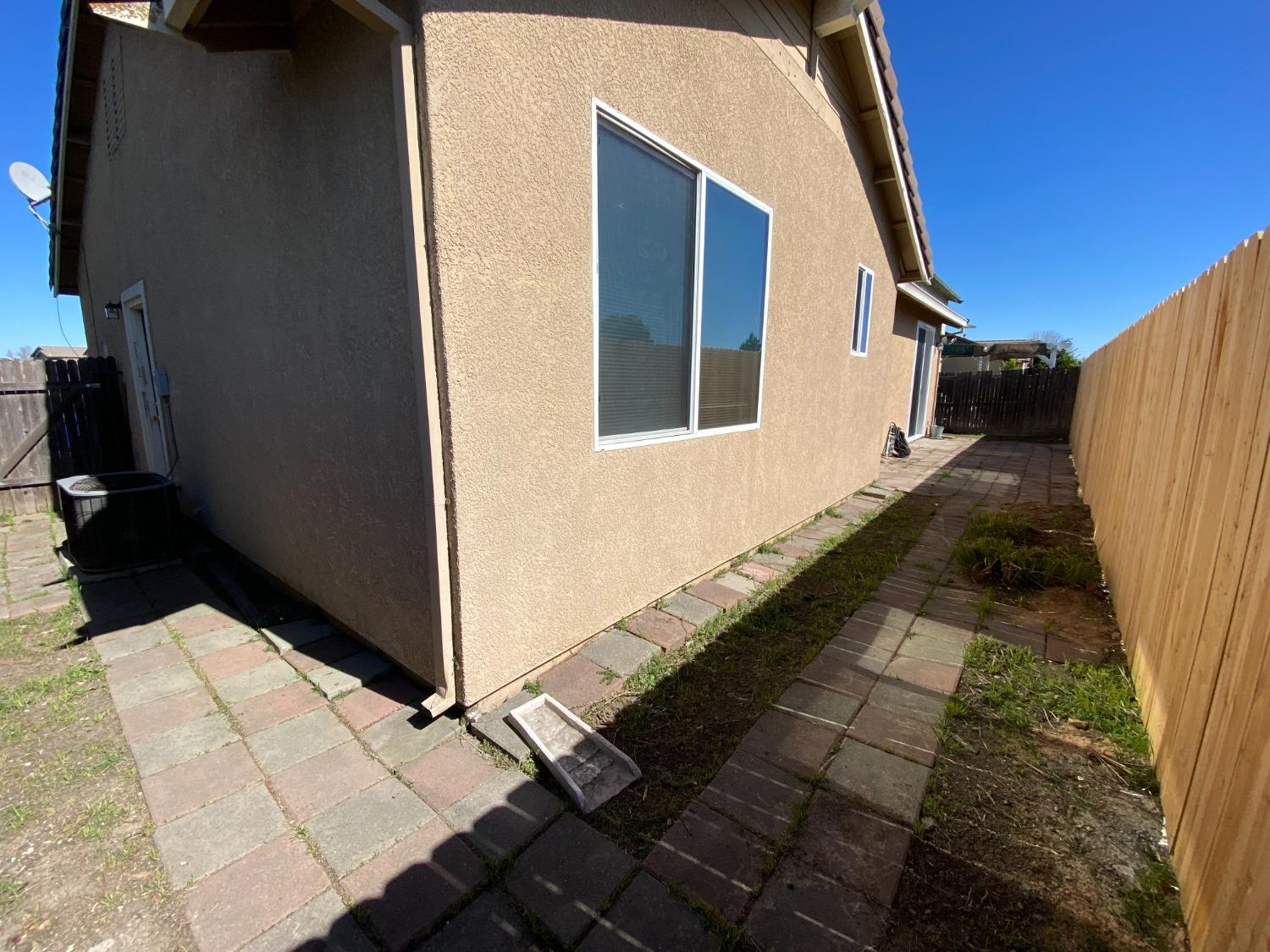 Sacramento, California 95823, United States, 2 Bedrooms Bedrooms, ,2 BathroomsBathrooms,Residential,Pending,84944