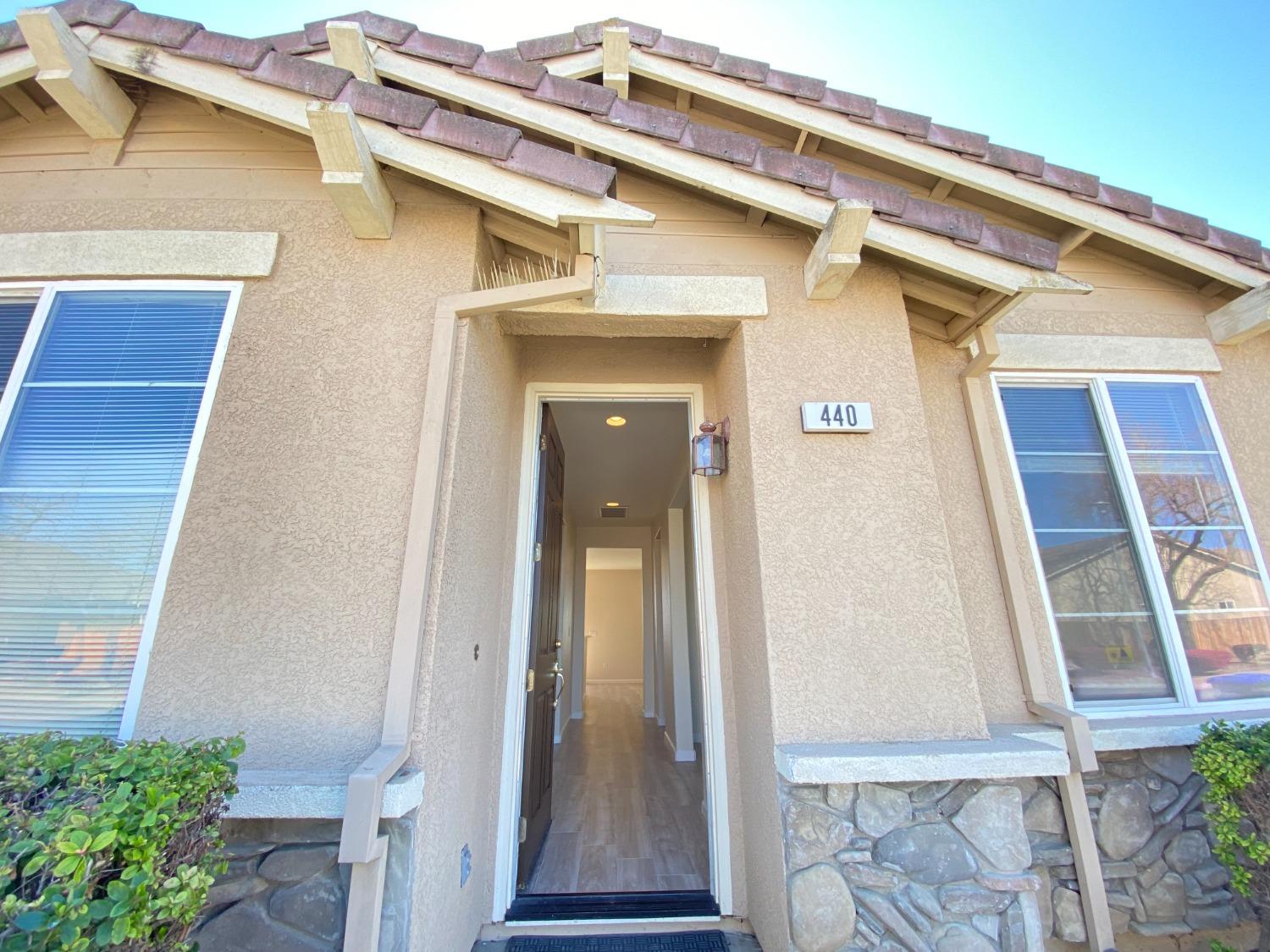 Sacramento, California 95823, United States, 2 Bedrooms Bedrooms, ,2 BathroomsBathrooms,Residential,Pending,84944