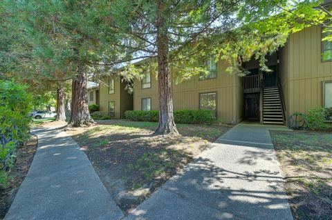 2424 Larkspur Lane 217 Sacramento CA 95825