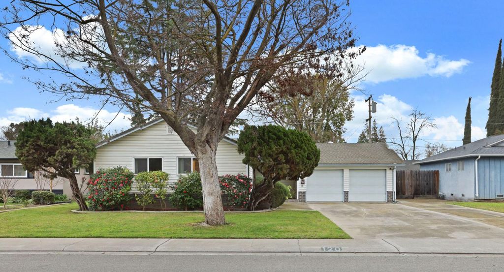Photo of 120 W El Campo Avenue, Stockton, CA 95207 (MLS # 226017254)