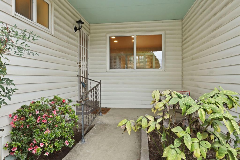 Photo of 120 W El Campo Avenue, Stockton, CA 95207 (MLS # 226017254)