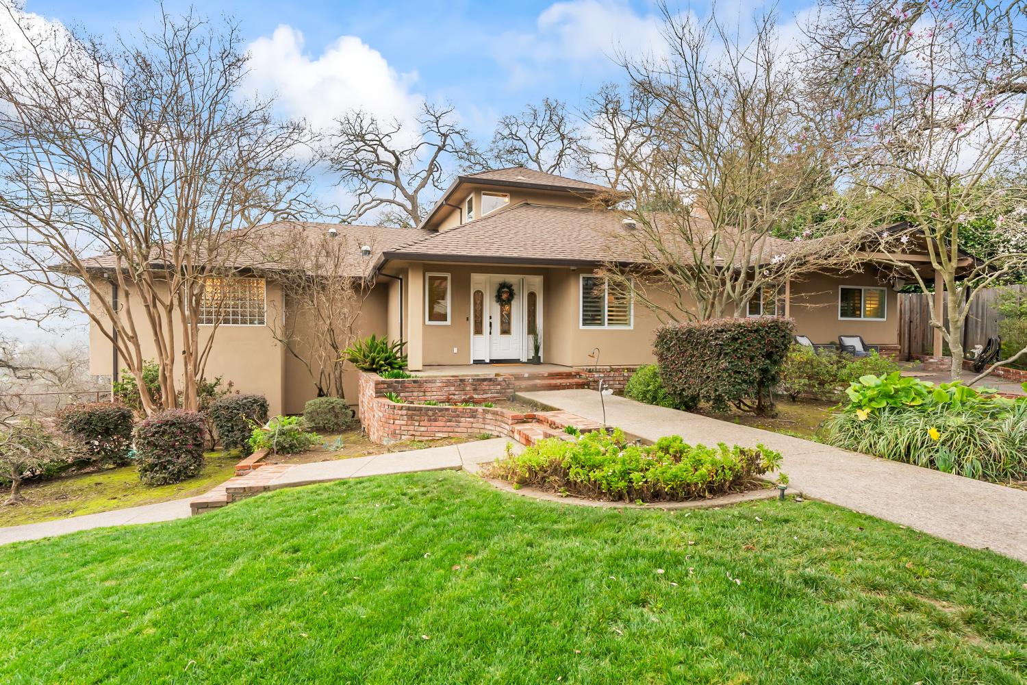 8218 Finisterre Court