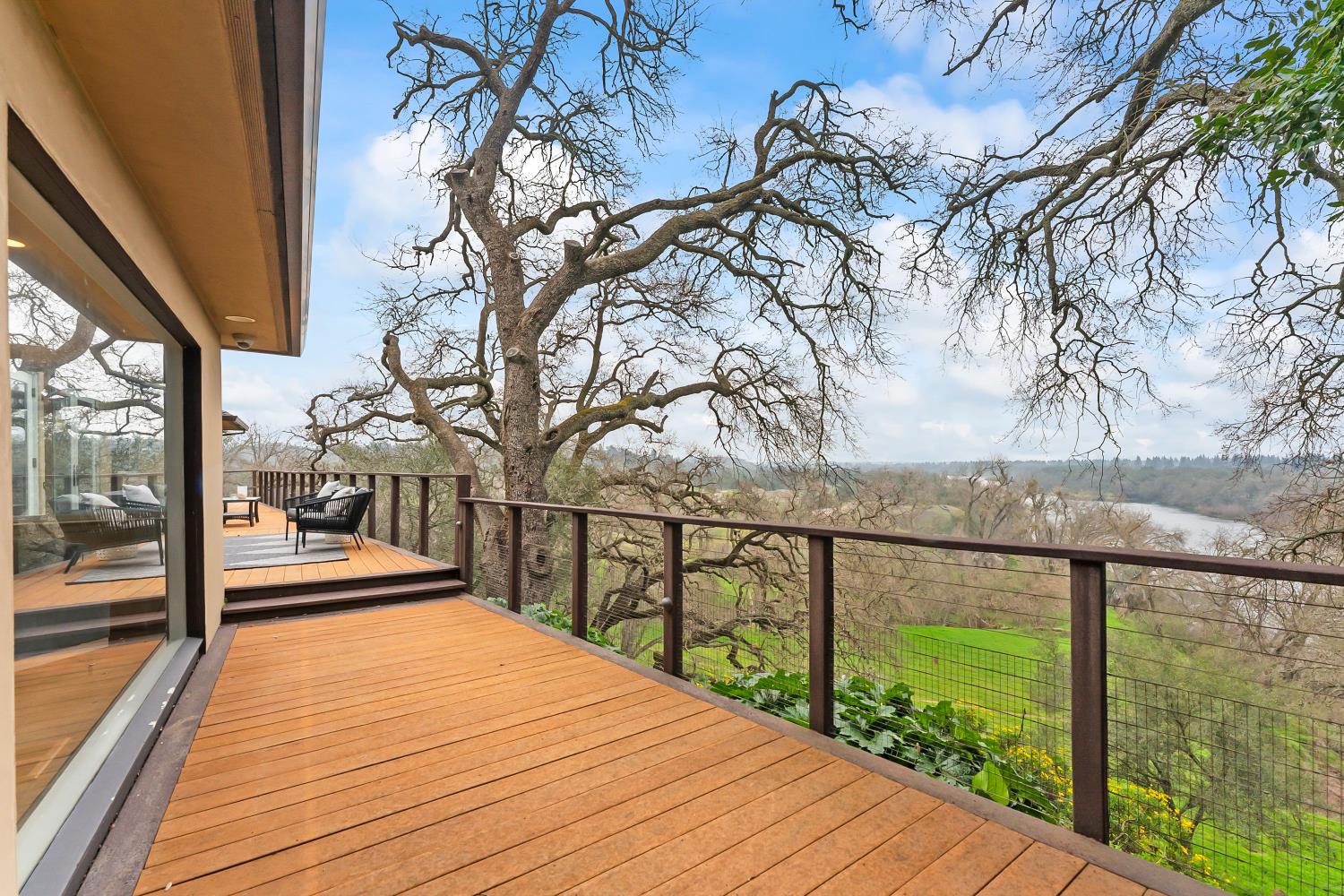 8218 Finisterre Court