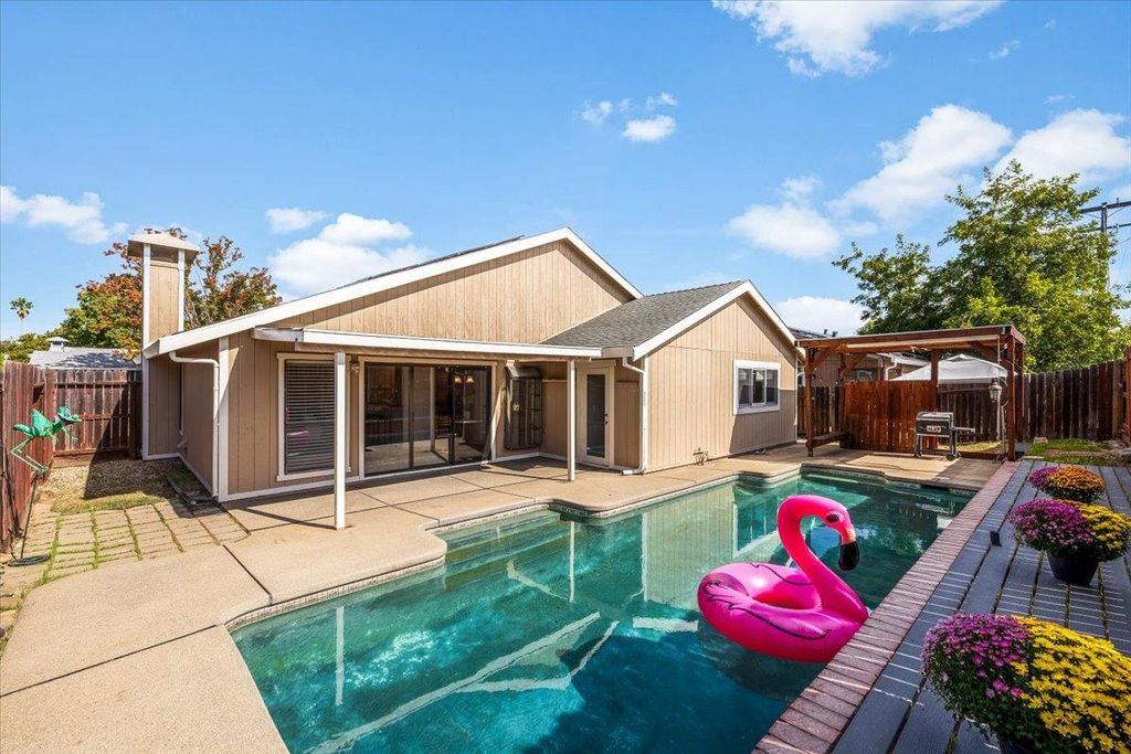 Photo of 6798 Mannerly Way, Citrus Heights, CA 95621 (MLS # 225132440)