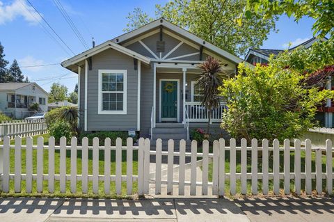 4244 4th Avenue, Sacramento, CA 95817 - MLS#: 225058727