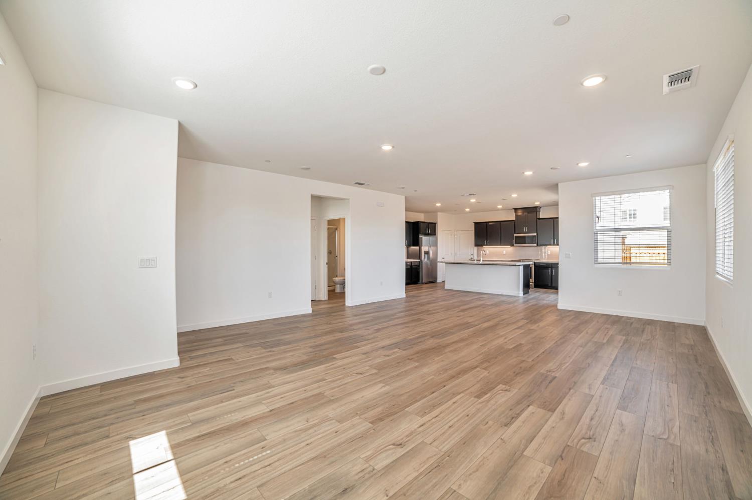 1506 N Central Parkway