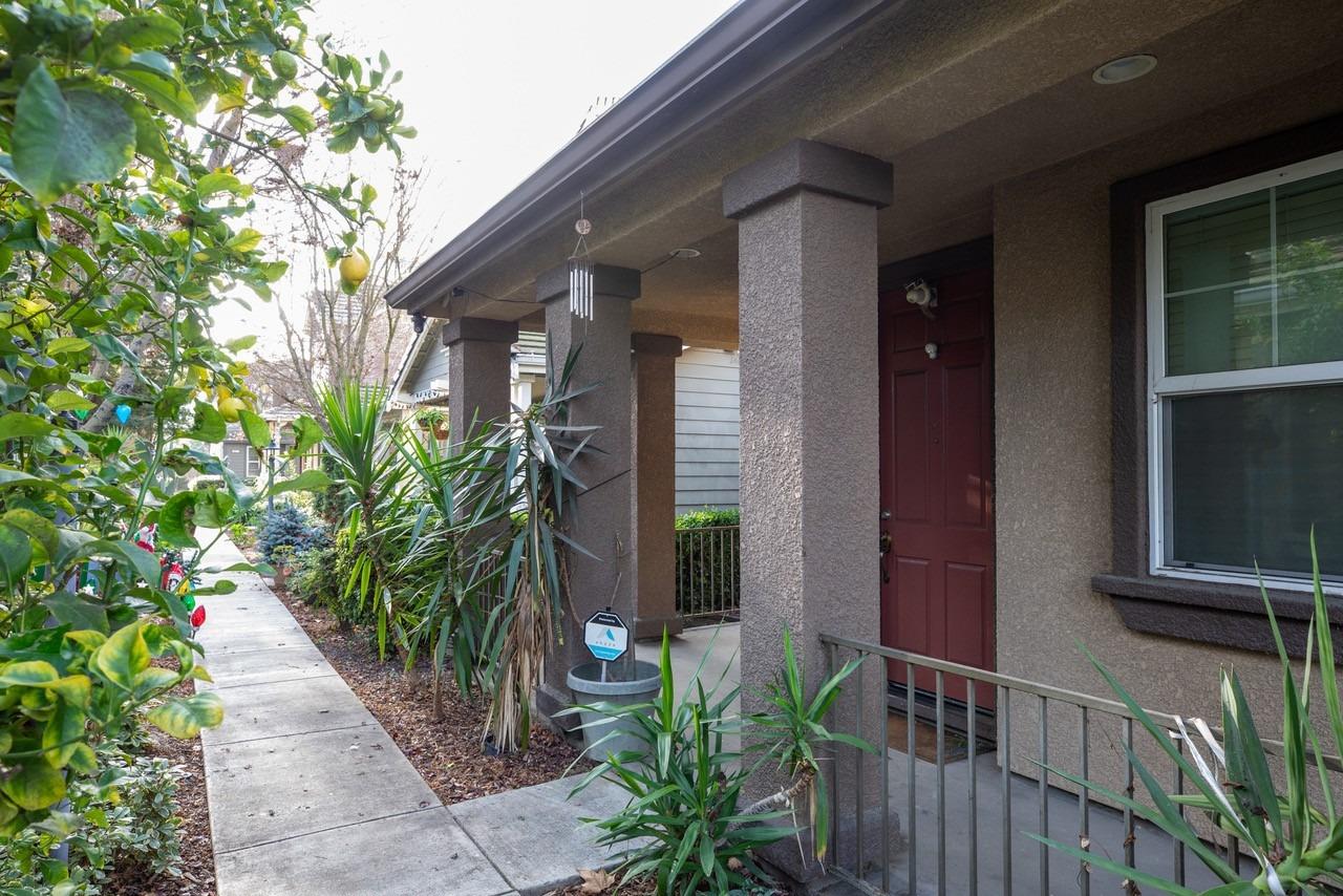 648 valley oak Terrace