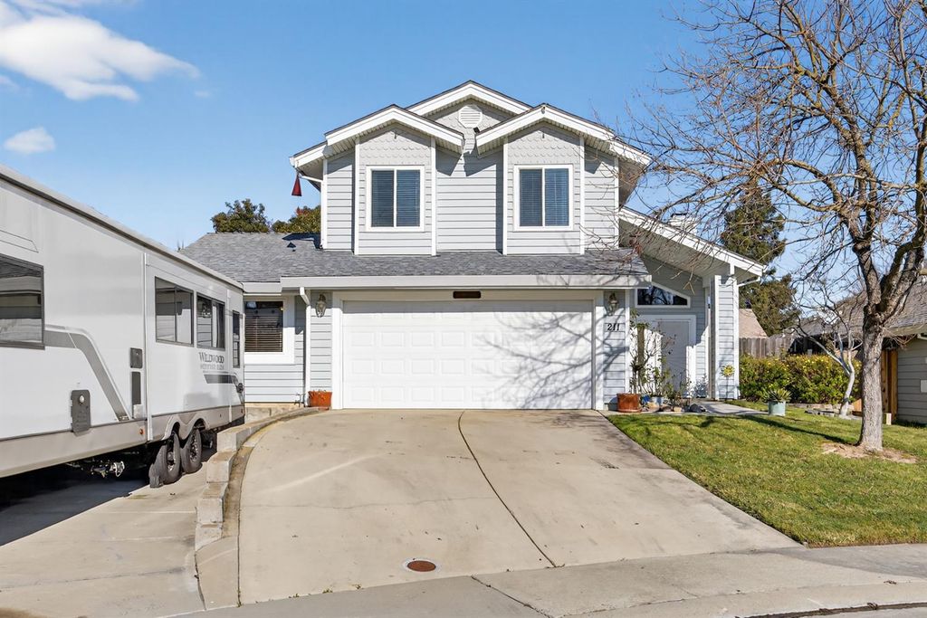 Photo of 211 Berry Oak Court, Rio Linda, CA 95673 (MLS # 226006169)