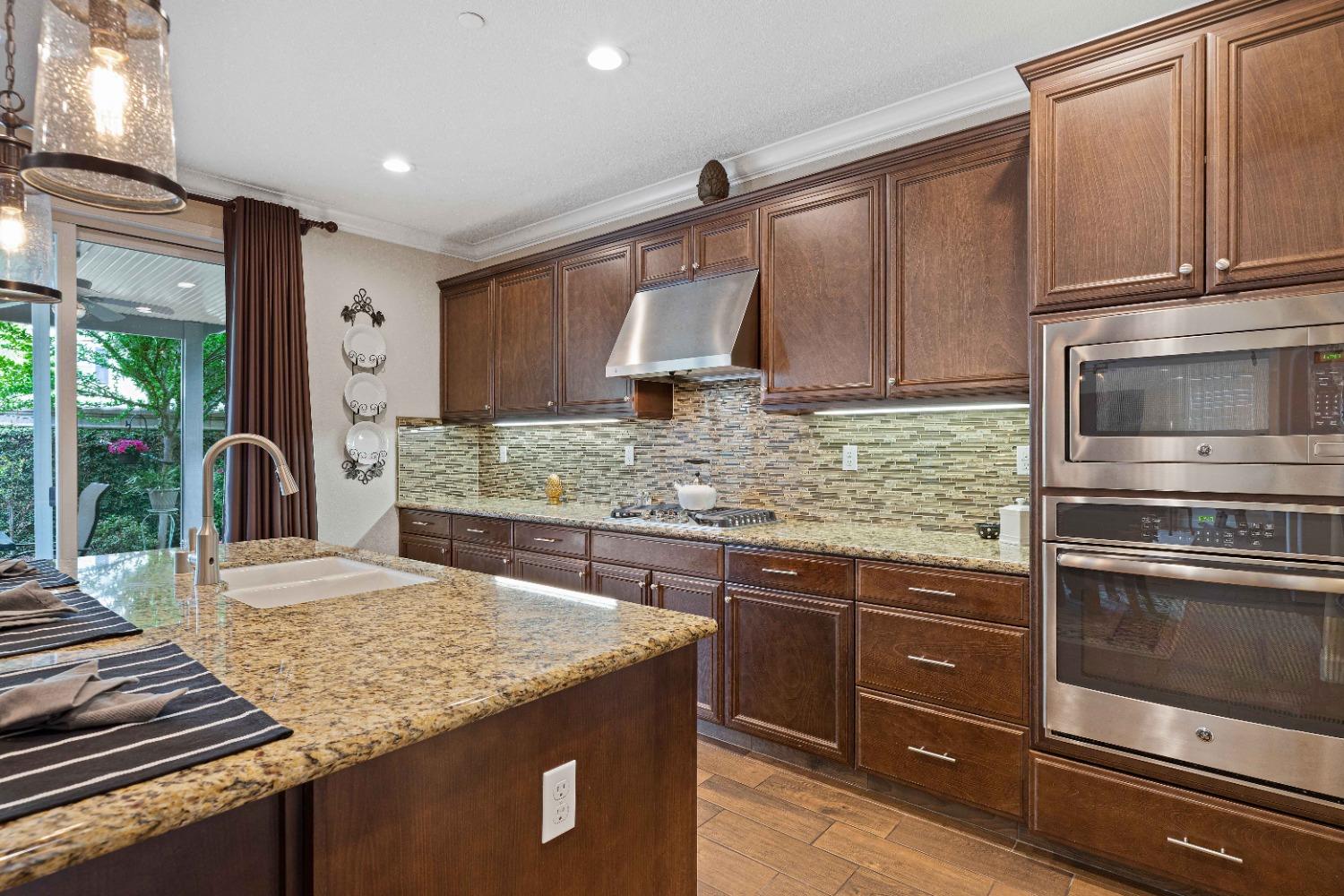 2816 Westport Circle