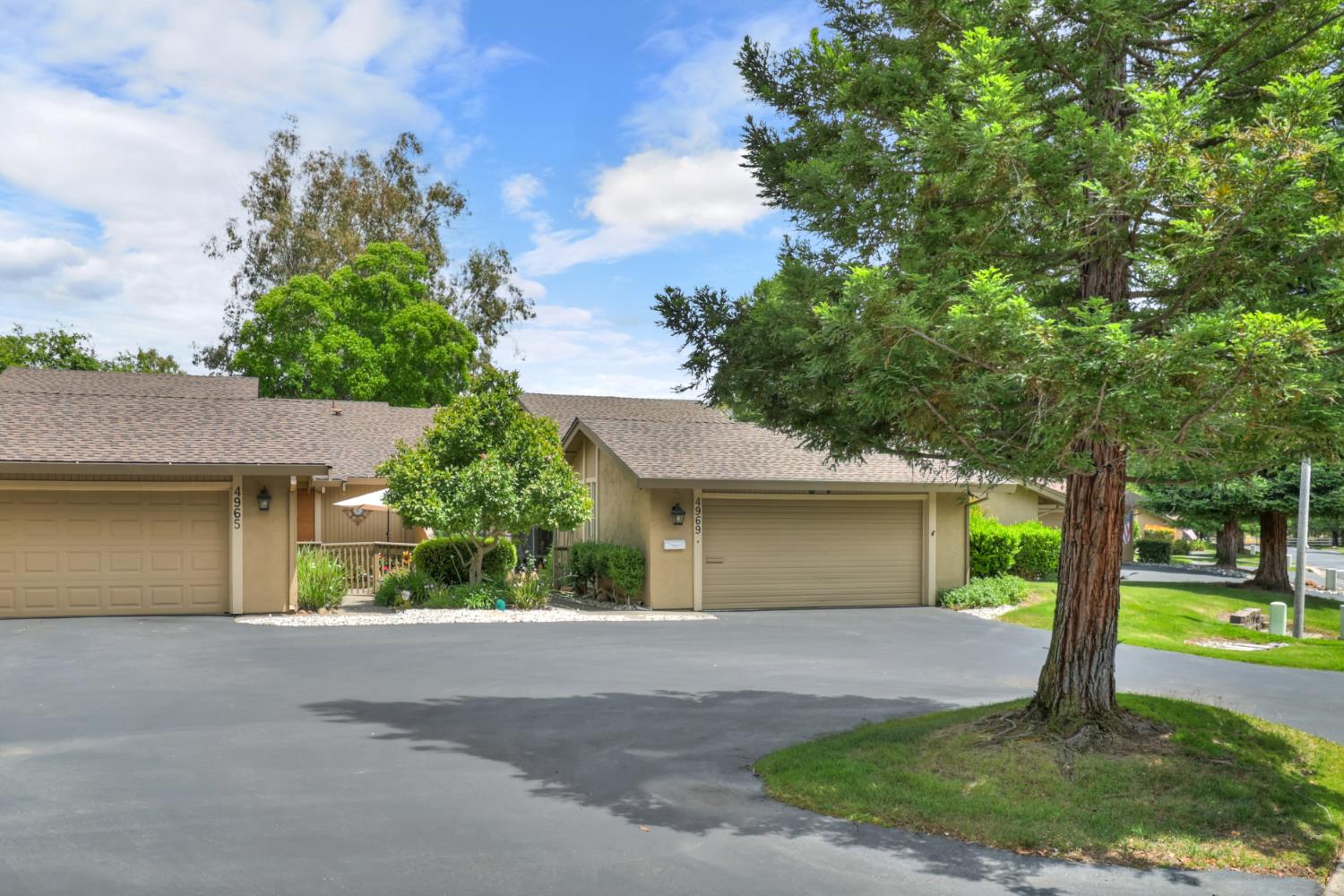 4969 Village Oaks Drive