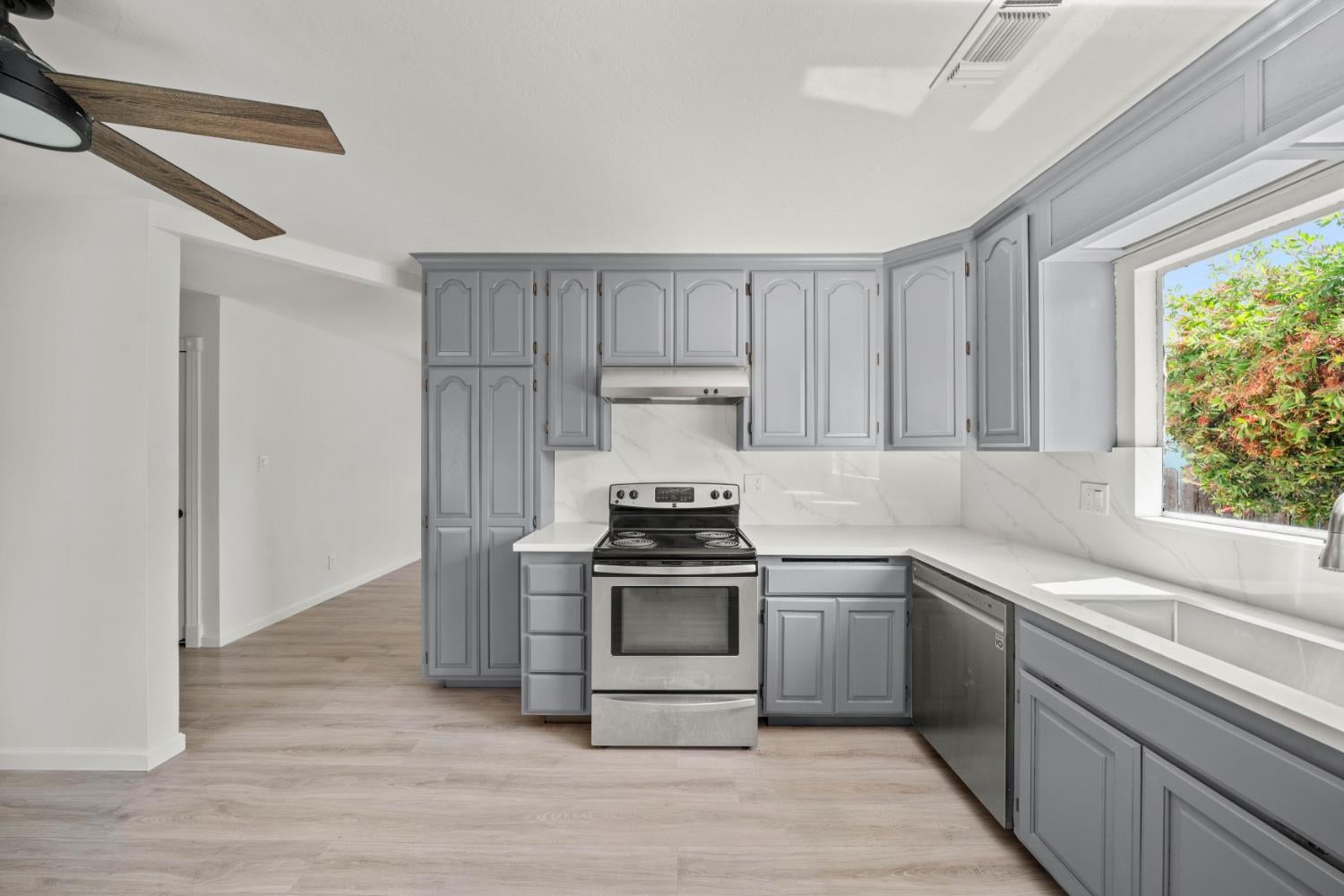 3255 Laurelhurst Drive