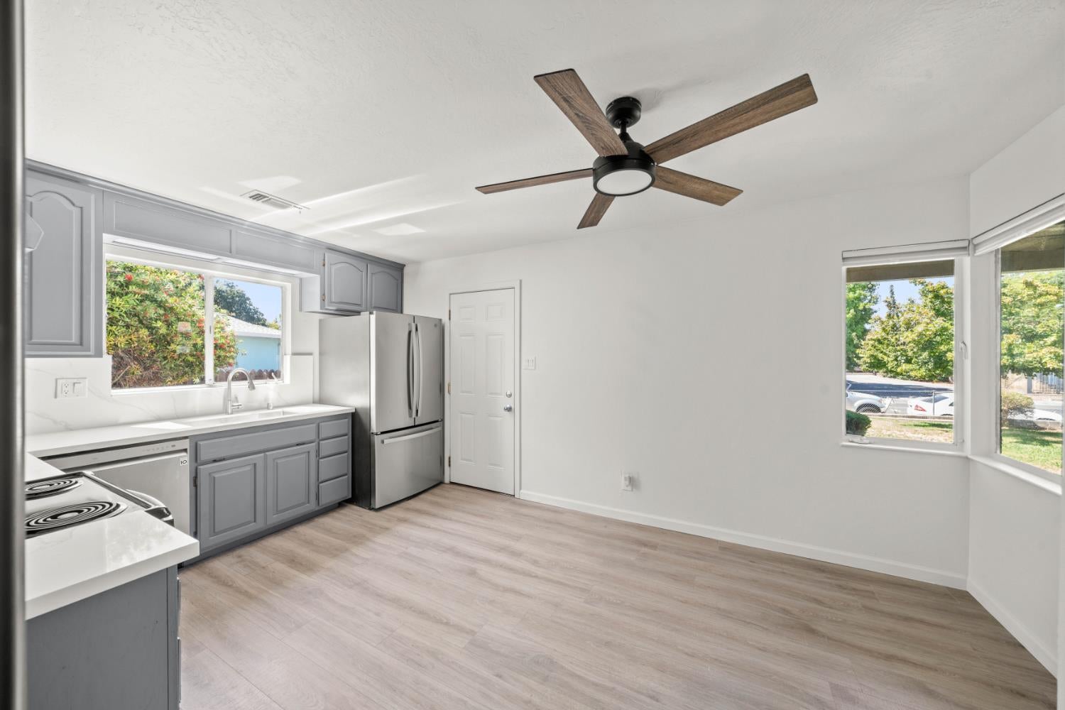3255 Laurelhurst Drive