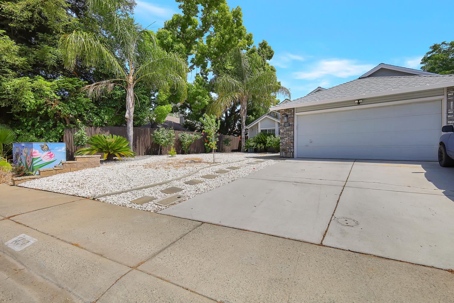 1404 Tradewind Dr