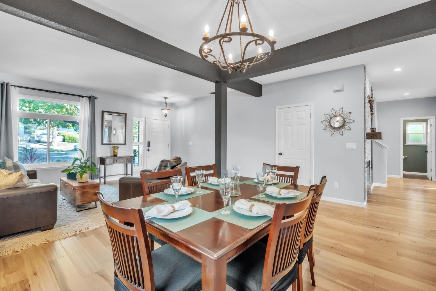 112 Gisler Ct