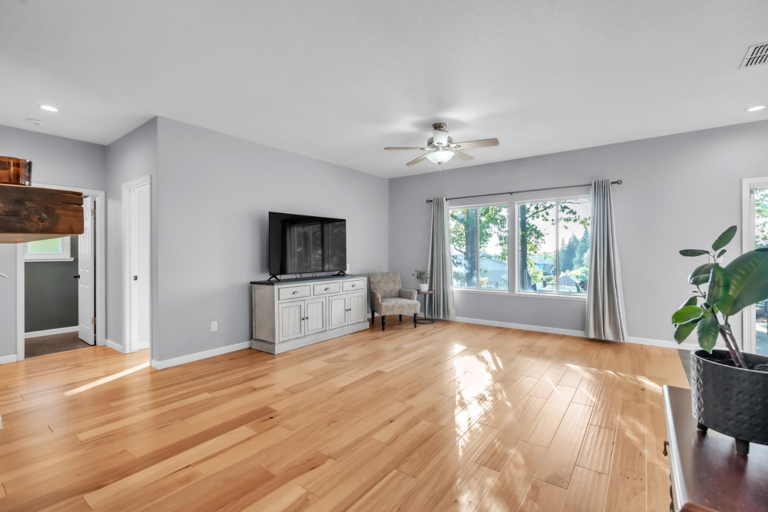 112 Gisler Ct