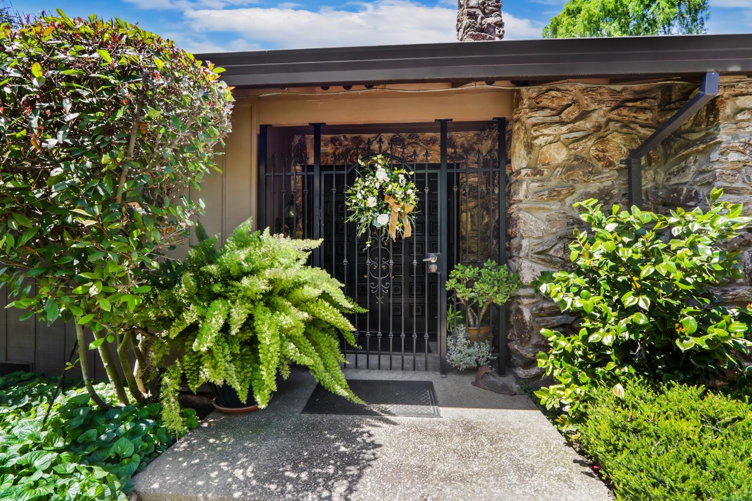 3305 Inverness Court