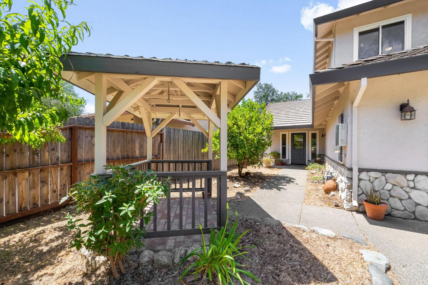 412 Dry Creek Lane