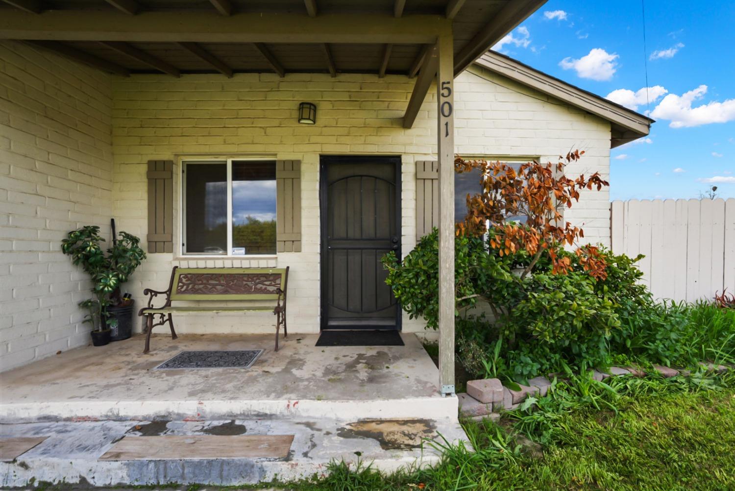 501 S Commons Road
