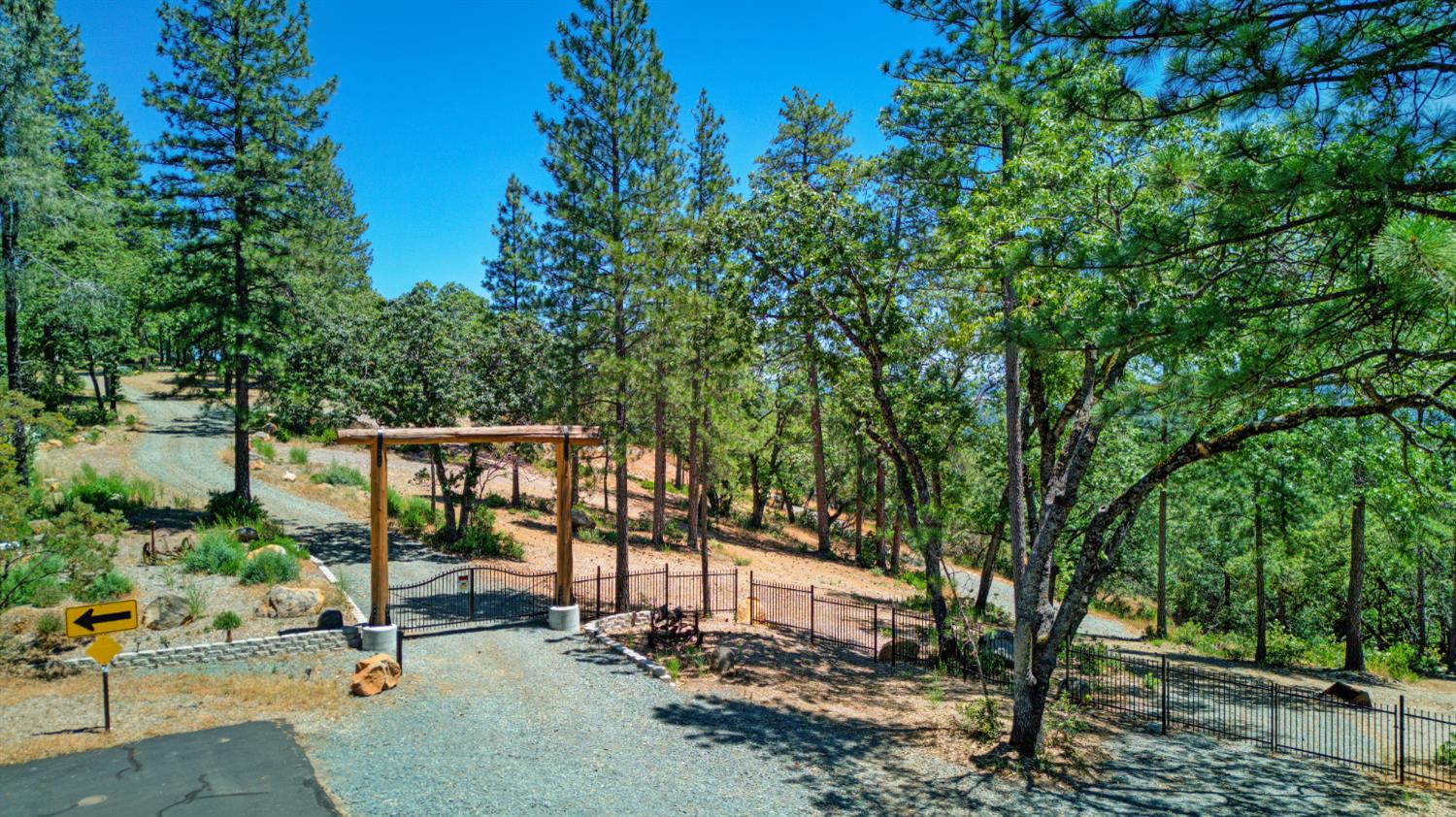 17200 Mountain View Drive
