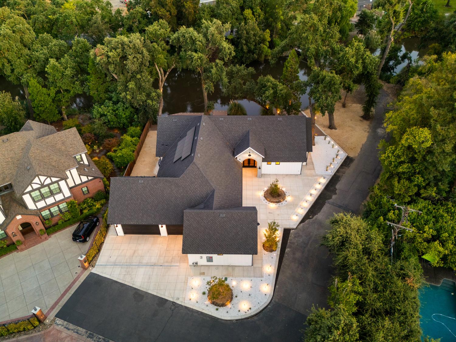 2025 W Lincoln Road